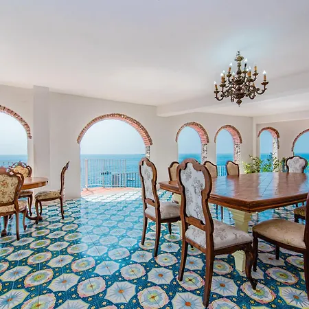 Costa Degli Dei Πανσιόν *