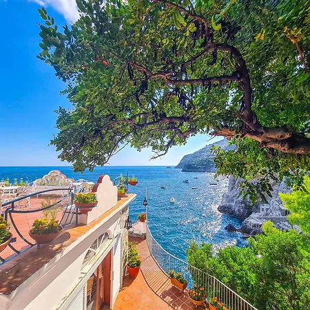 Costa Degli Dei Guest house