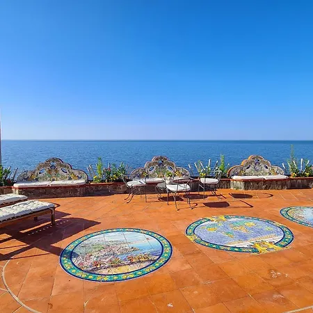 Πανσιόν Costa Degli Dei