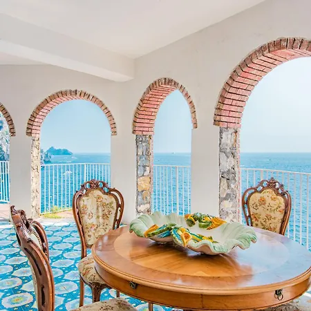 Costa Degli Dei Guest house