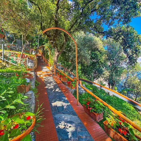 Costa Degli Dei Guest house *